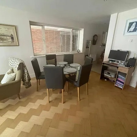 Apartment Modern 3 Bedrooms Near Dundrum *